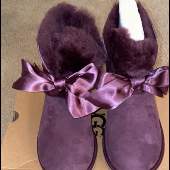 Brand new in box; Gita Bow Mini; color is Port. - Picture 2 of 3